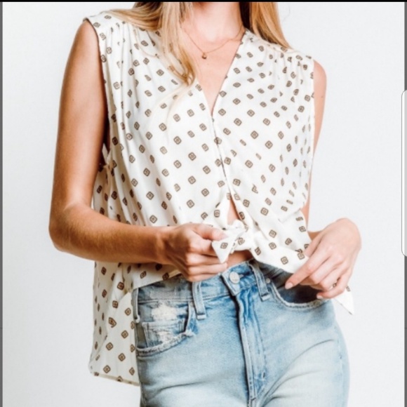Free People Tops - ⬇️HP🎉🎉🆕️ Free People Medallion Tie Front Top